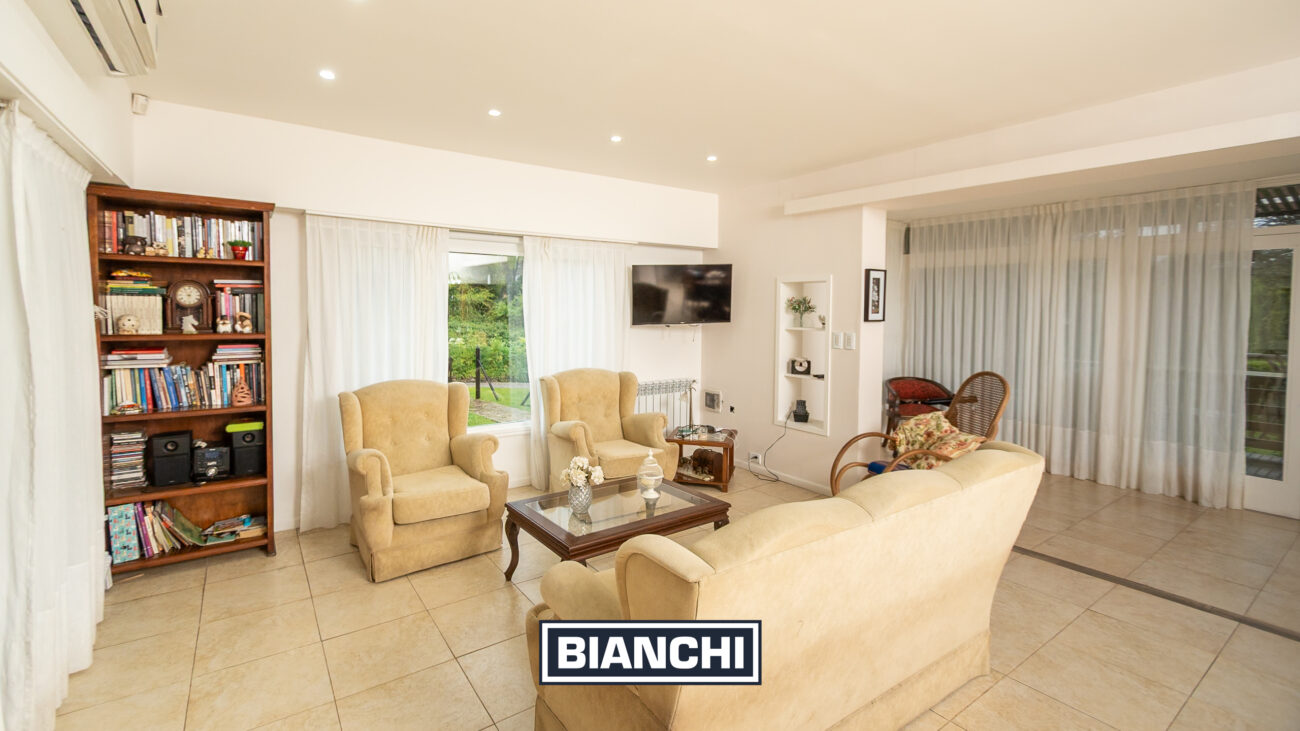 Ignacio 210, Sierra de los Padres1